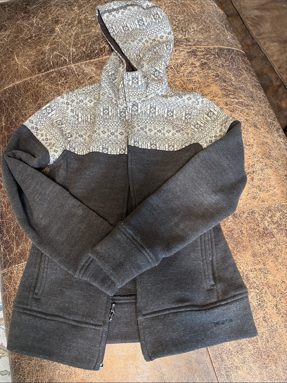 Patagonia Gray & Cream Patterned Hooded Jacket